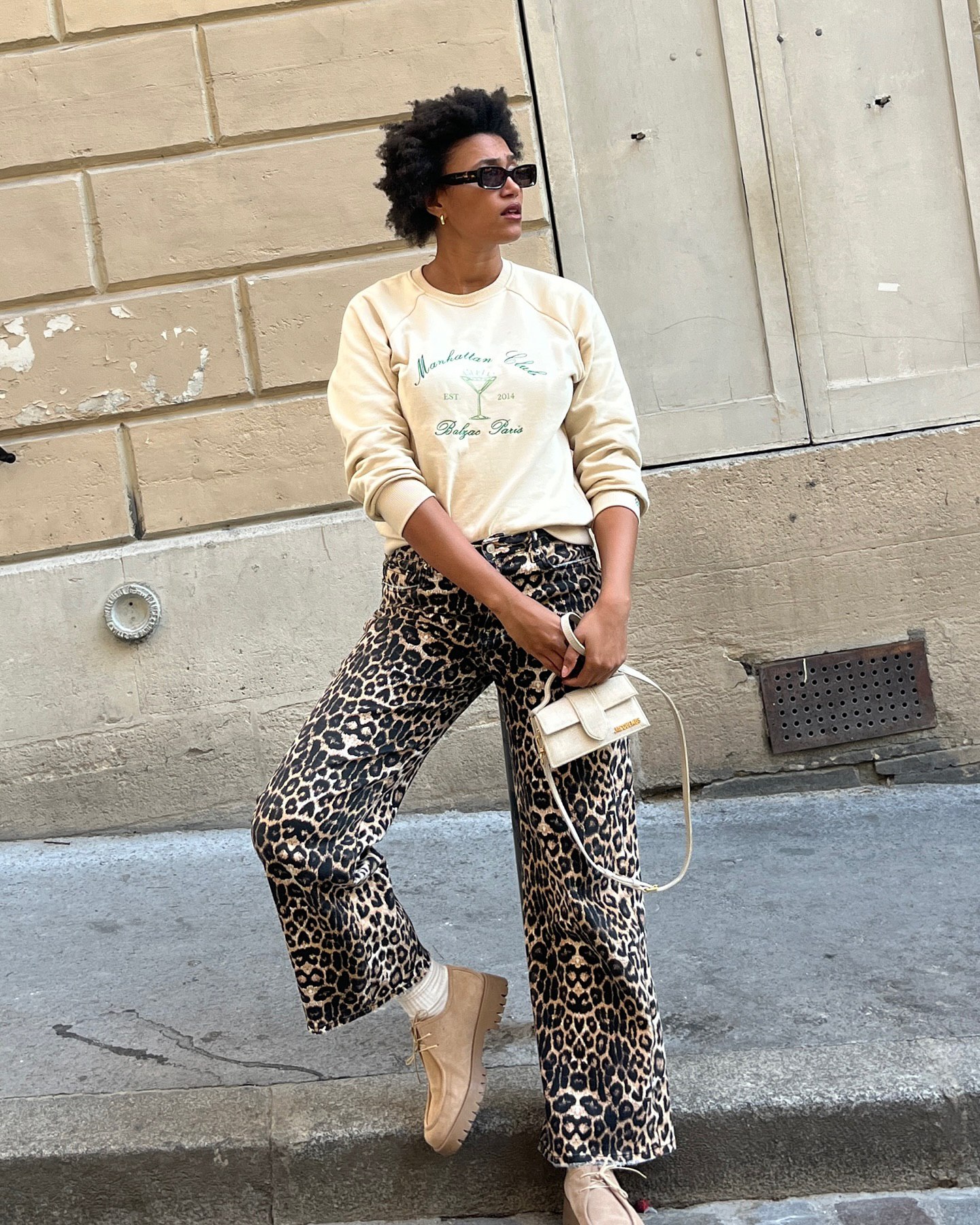 Мода осени 2025: как носить леопардовый принт и не выглядеть старомодно